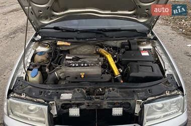 Универсал Skoda Octavia 2002 в 
