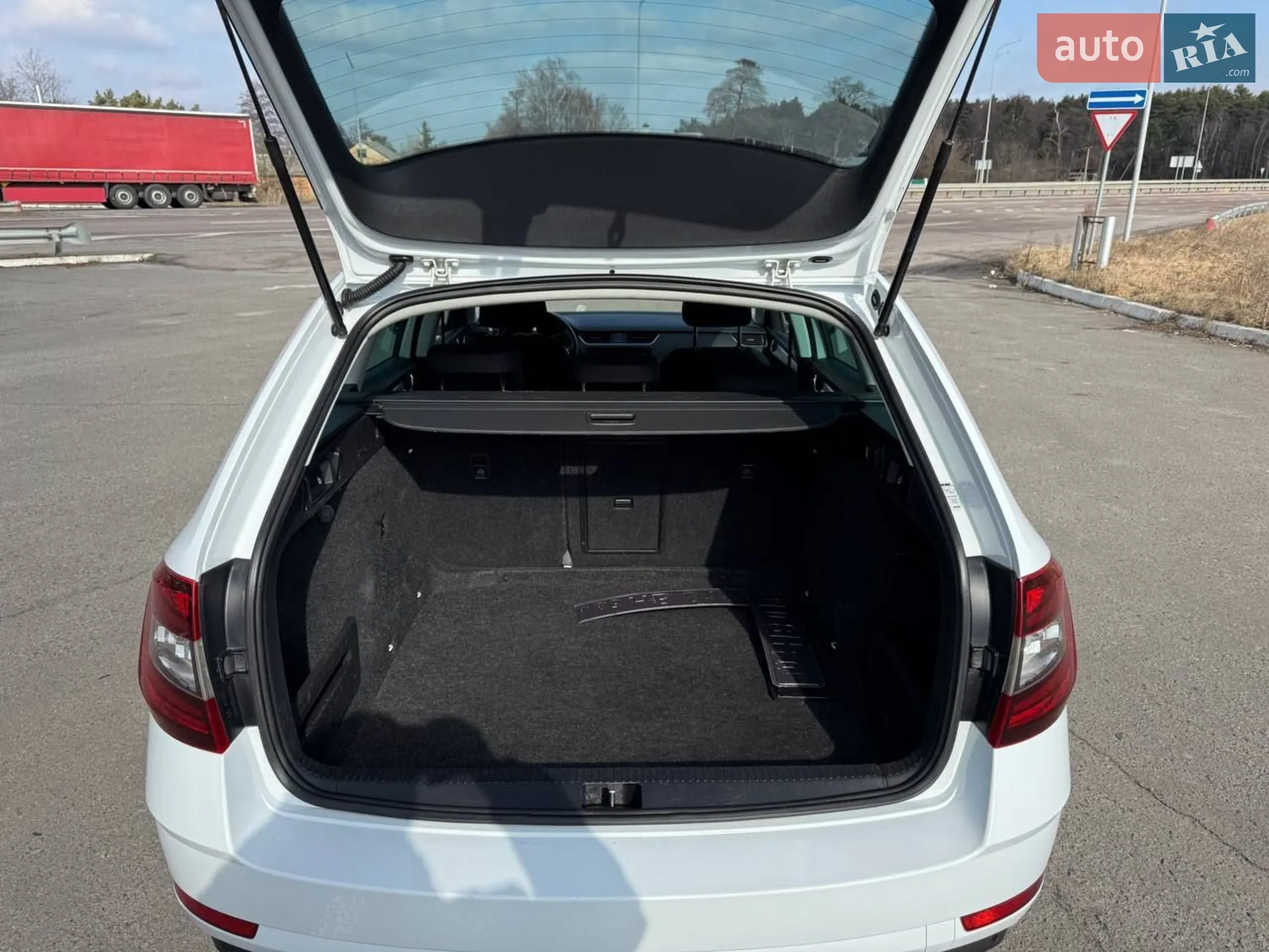 2019 Skoda Octavia - мініатюра 99