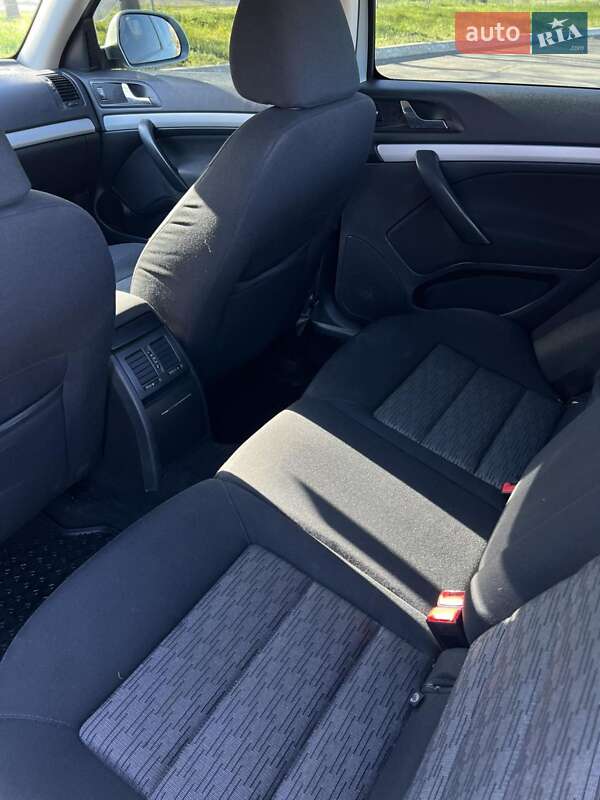 Лифтбек Skoda Octavia 2011 в Николаеве