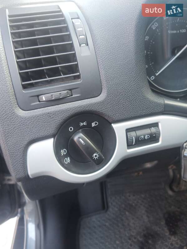 Універсал Skoda Octavia 2008 в Локачах