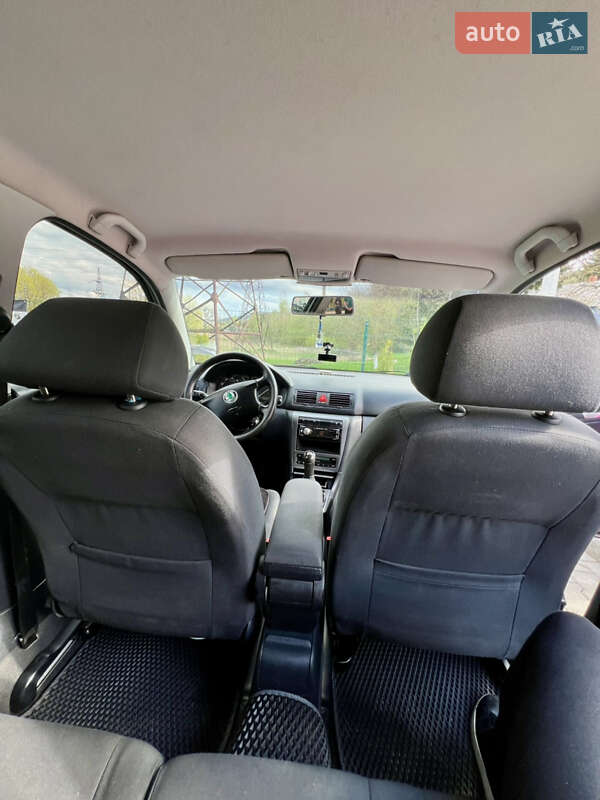 Лифтбек Skoda Octavia 2003 в Львове