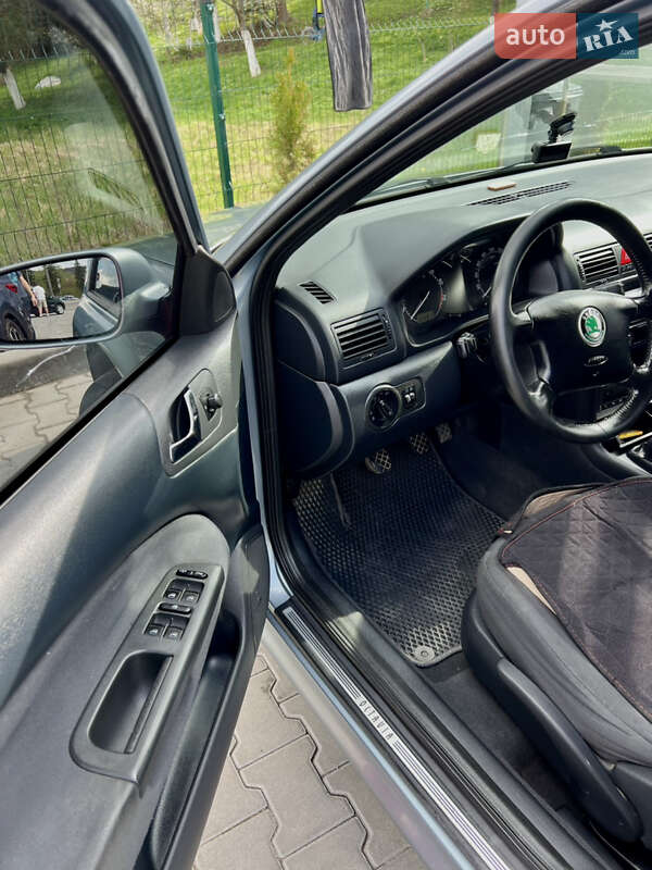 Лифтбек Skoda Octavia 2003 в Львове