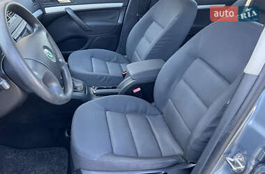 Лифтбек Skoda Octavia 2005 в 
