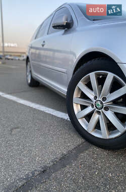 Универсал Skoda Octavia 2010 в 