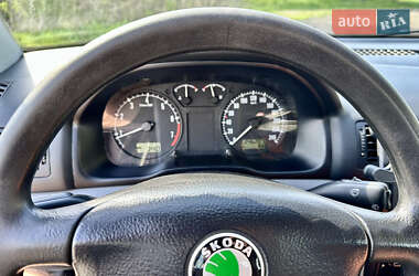 Ліфтбек Skoda Octavia 1999 в 