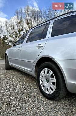 Универсал Skoda Octavia 2012 в 