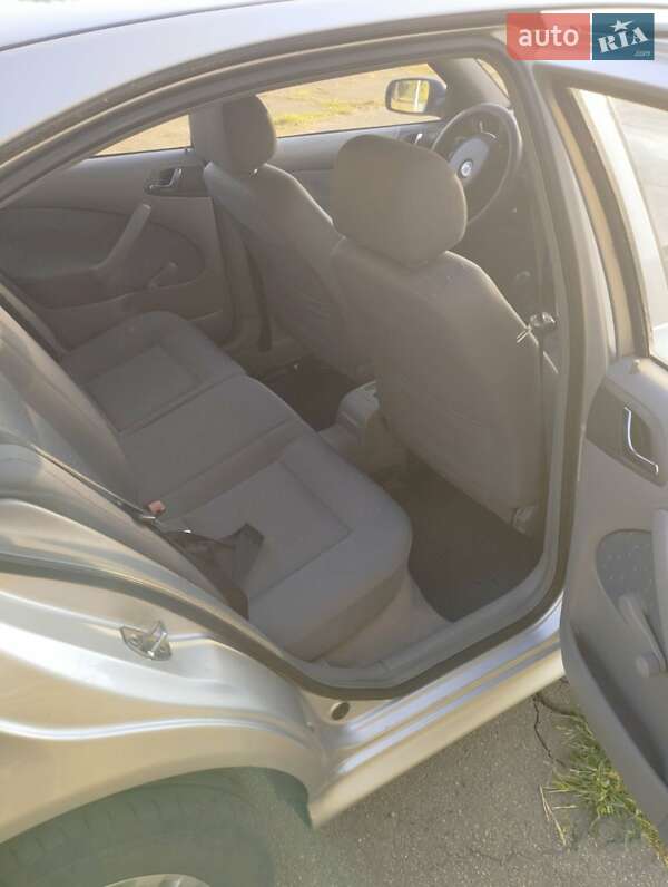 Лифтбек Skoda Octavia 2004 в Березане