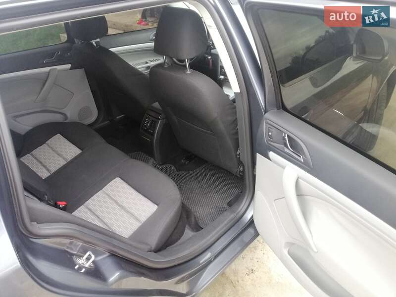 Универсал Skoda Octavia 2010 в Вараше