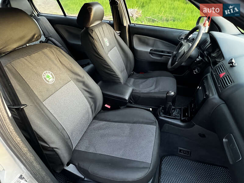 Ліфтбек Skoda Octavia 2002 в Одесі фото 12 Ліфтбек Skoda Octavia 2002 в Одесі