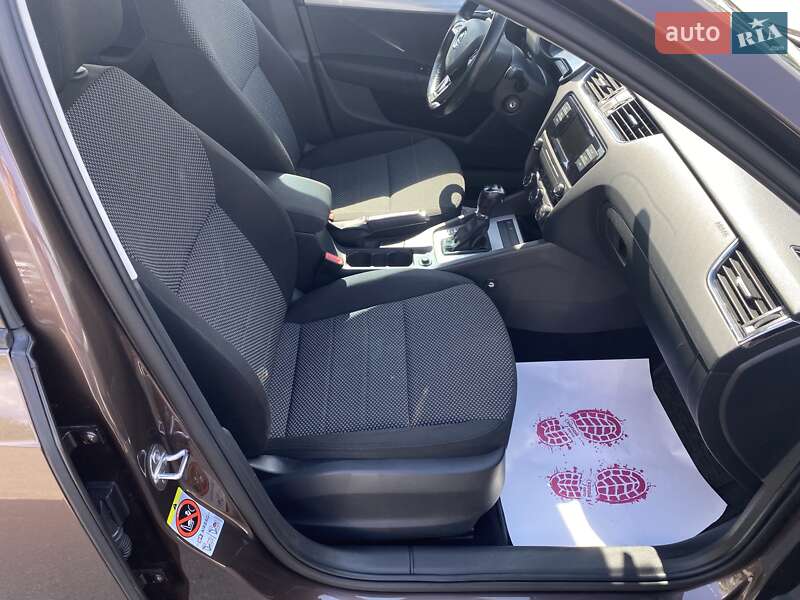 Лифтбек Skoda Octavia 2015 в Днепре
