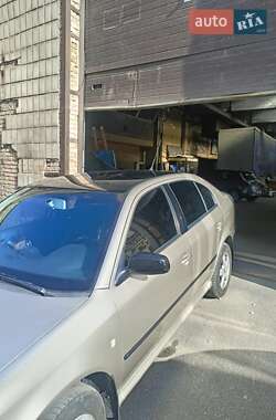 Лифтбек Skoda Octavia 2005 в 