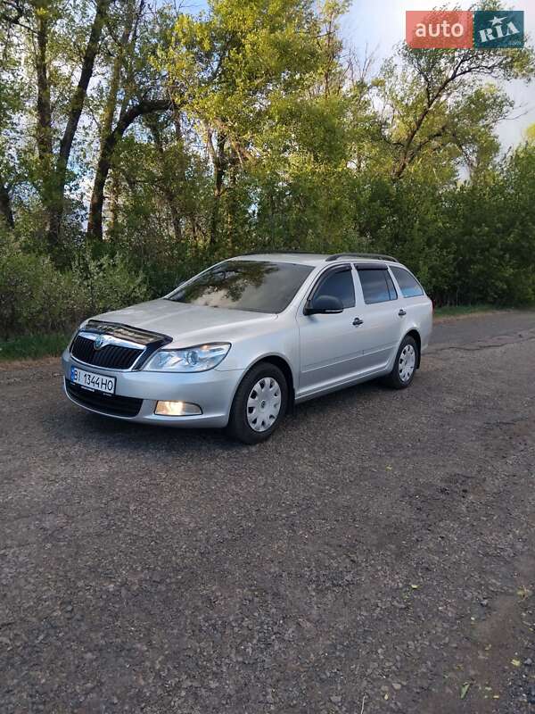 Універсал Skoda Octavia 2011 в Краснограді