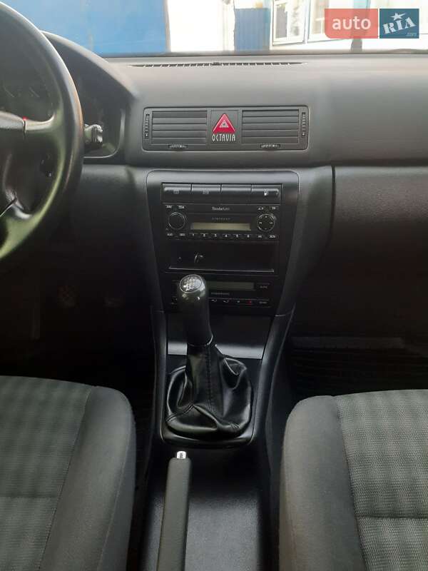 Лифтбек Skoda Octavia 2003 в Смолином