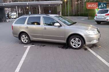 Універсал Skoda Octavia 2010 в 