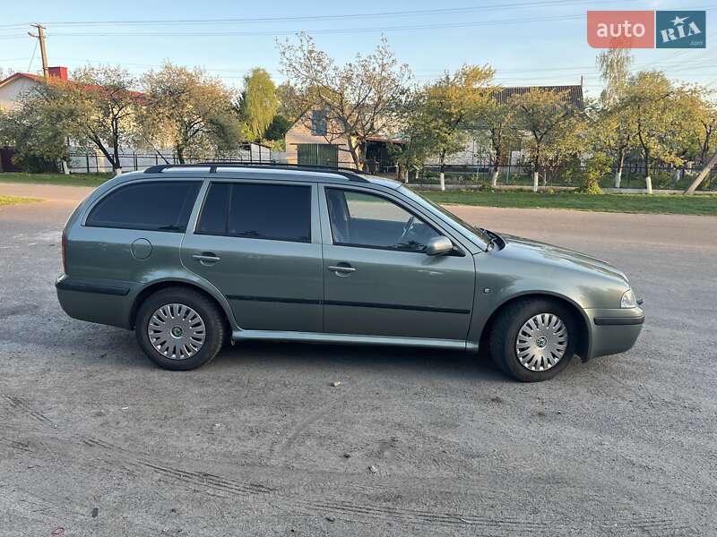 Універсал Skoda Octavia 2003 в Турійську