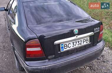 Лифтбек Skoda Octavia 1999 в 