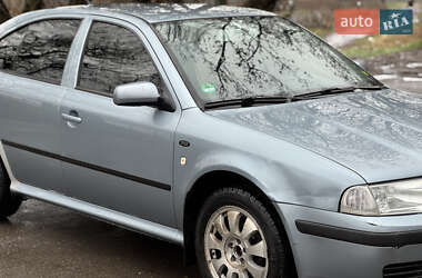 Ліфтбек Skoda Octavia 2002 в Зіньківі