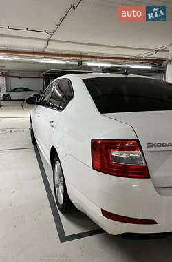 Лифтбек Skoda Octavia 2013 в 