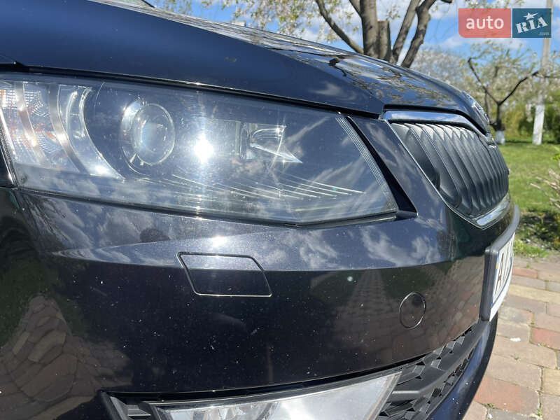 Универсал Skoda Octavia 2014 в Вишневом