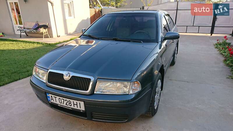 Лифтбек Skoda Octavia 2003 в 