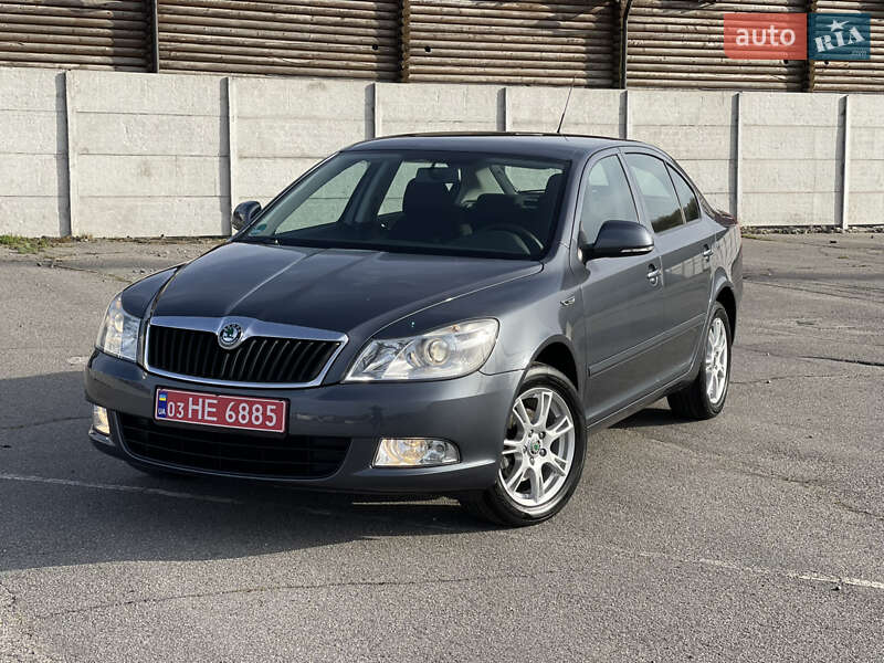 Лифтбек Skoda Octavia 2010 в 