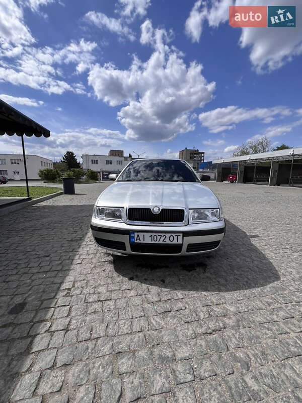 Лифтбек Skoda Octavia 2003 в 