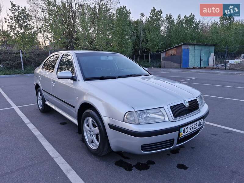 Лифтбек Skoda Octavia 2004 в 