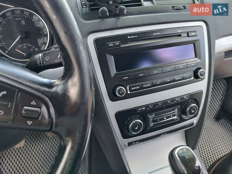 Универсал Skoda Octavia 2011 в Подобовце