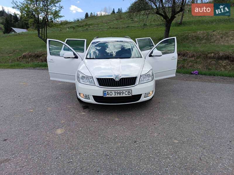 Универсал Skoda Octavia 2011 в Подобовце