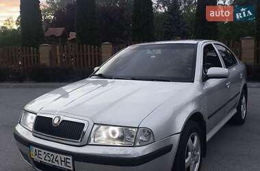 Лифтбек Skoda Octavia 2002 в Днепре