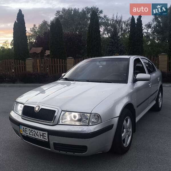Лифтбек Skoda Octavia 2002 в 