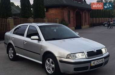 Лифтбек Skoda Octavia 2002 в 