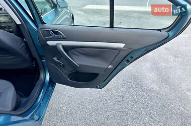 Лифтбек Skoda Octavia 2005 в 