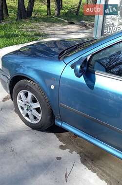 Ліфтбек Skoda Octavia 2003 в 