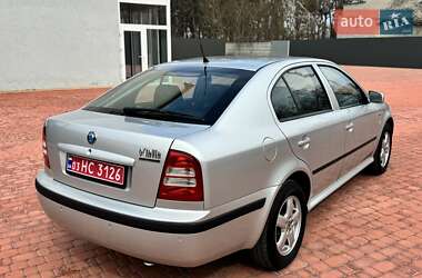 Лифтбек Skoda Octavia 2003 в 
