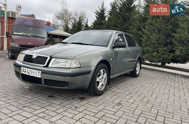 Лифтбек Skoda Octavia 2003 в 