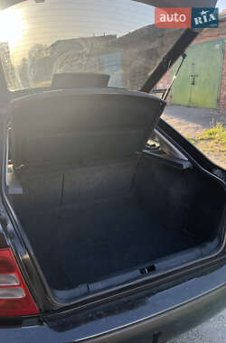 Лифтбек Skoda Octavia 2002 в 