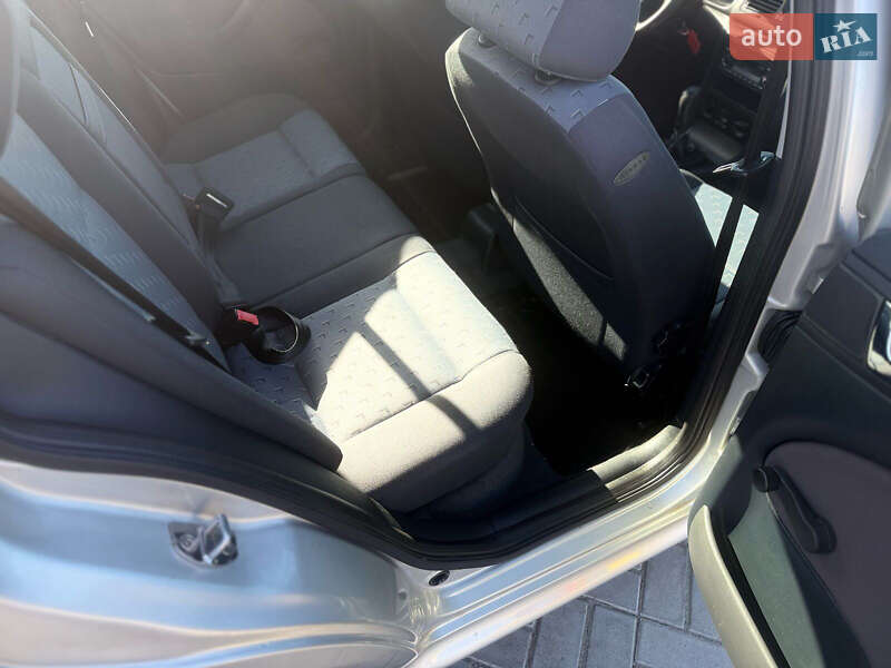 Універсал Skoda Octavia 2001 в Житомирі