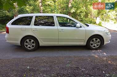 Універсал Skoda Octavia 2012 в Ірпені