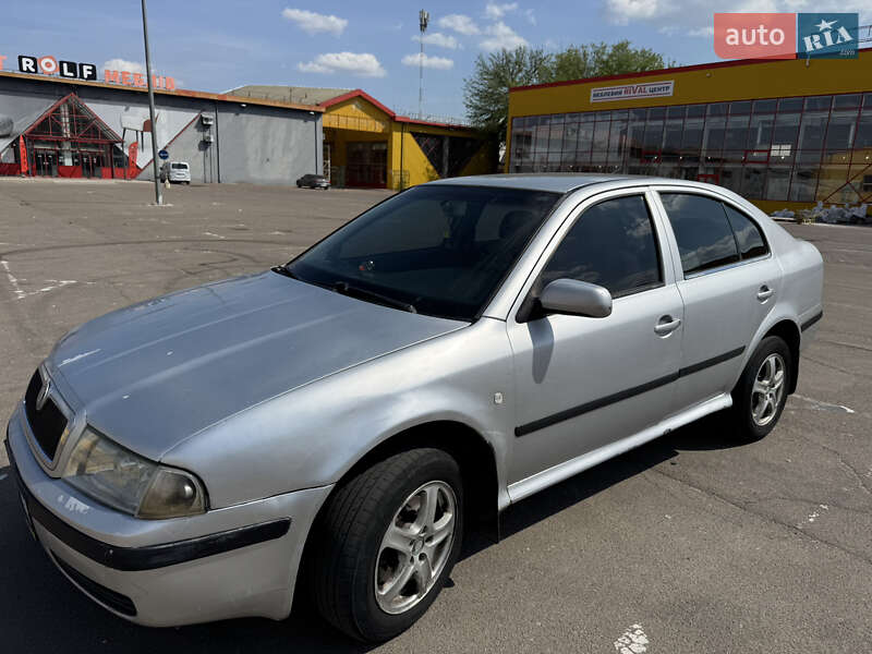Лифтбек Skoda Octavia 2002 в Житомире