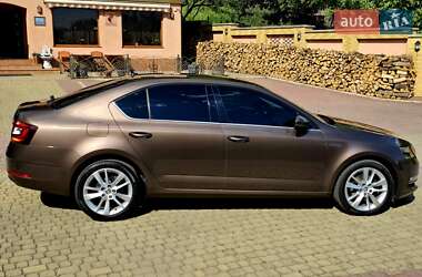 Ліфтбек Skoda Octavia 2019 в 