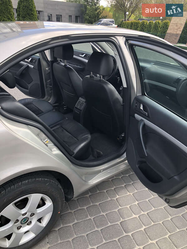 Ліфтбек Skoda Octavia 2012 в Хмельницькому