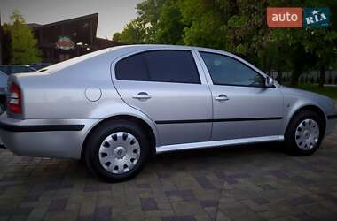 Лифтбек Skoda Octavia 2009 в 