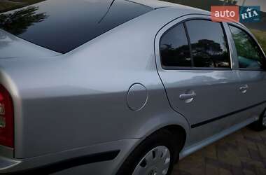 Лифтбек Skoda Octavia 2009 в 