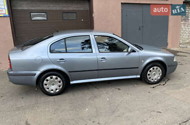 Лифтбек Skoda Octavia 2005 в 