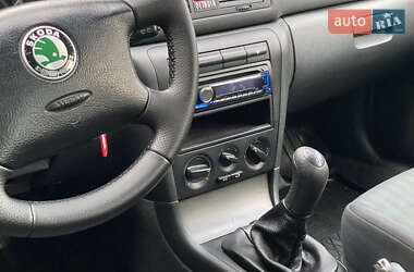Лифтбек Skoda Octavia 2005 в 