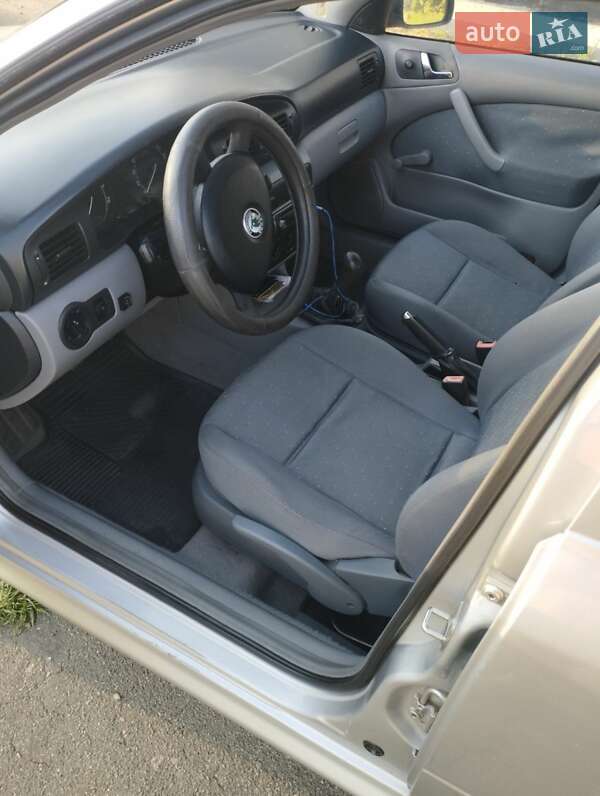 Лифтбек Skoda Octavia 2004 в Березане