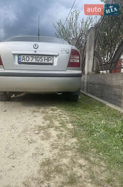 Лифтбек Skoda Octavia 2003 в 