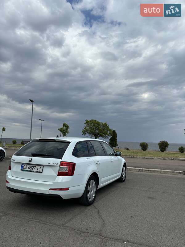 Універсал Skoda Octavia 2015 в Черкасах