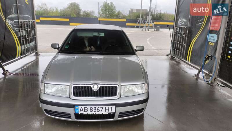 Ліфтбек Skoda Octavia 2004 в 